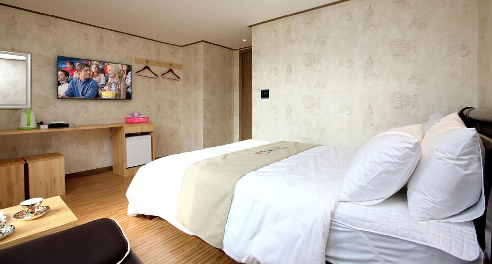 Traum Hotel & Condo Gapyeong Exterior photo