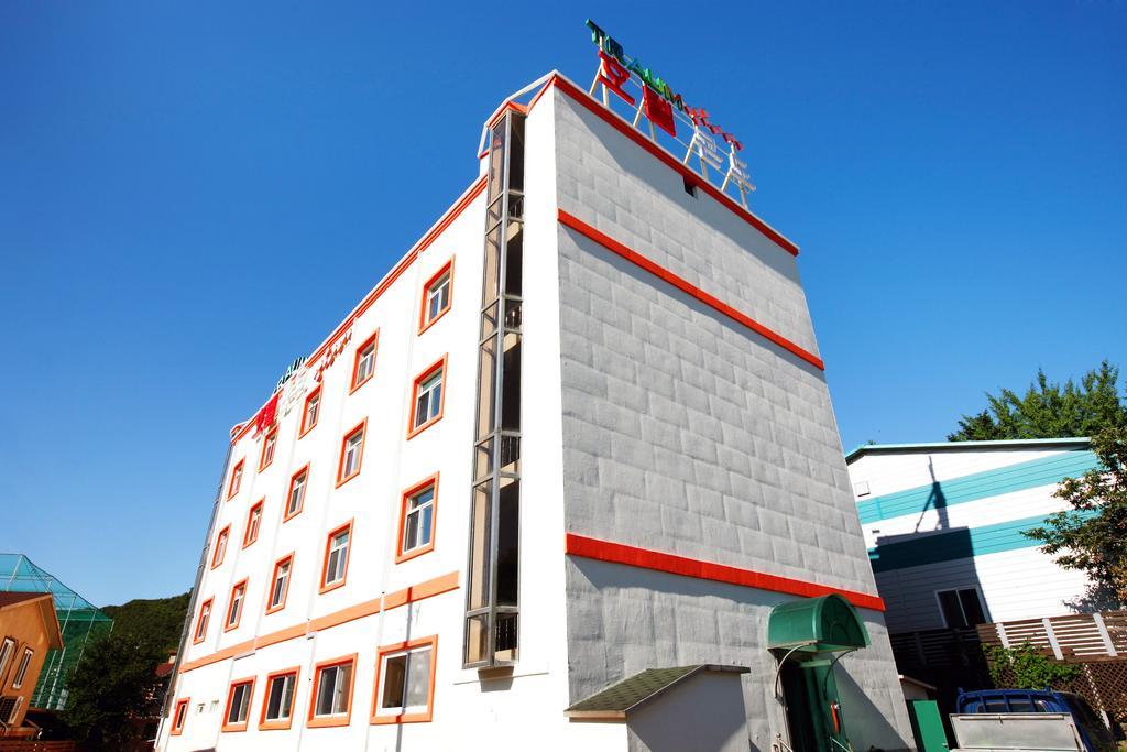 Traum Hotel & Condo Gapyeong Exterior photo