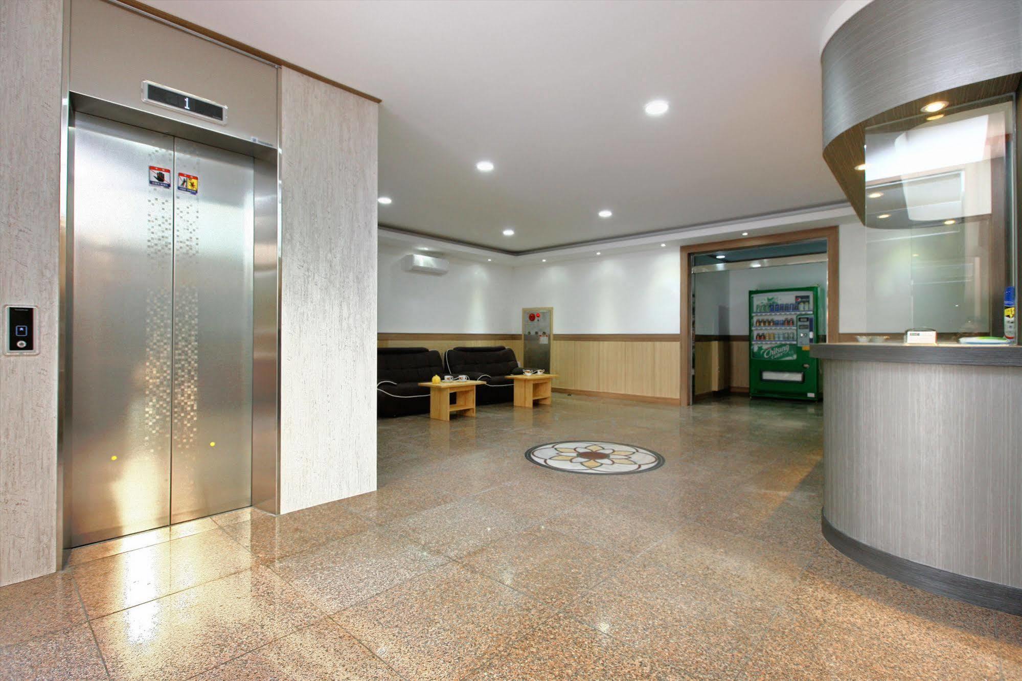 Traum Hotel & Condo Gapyeong Exterior photo