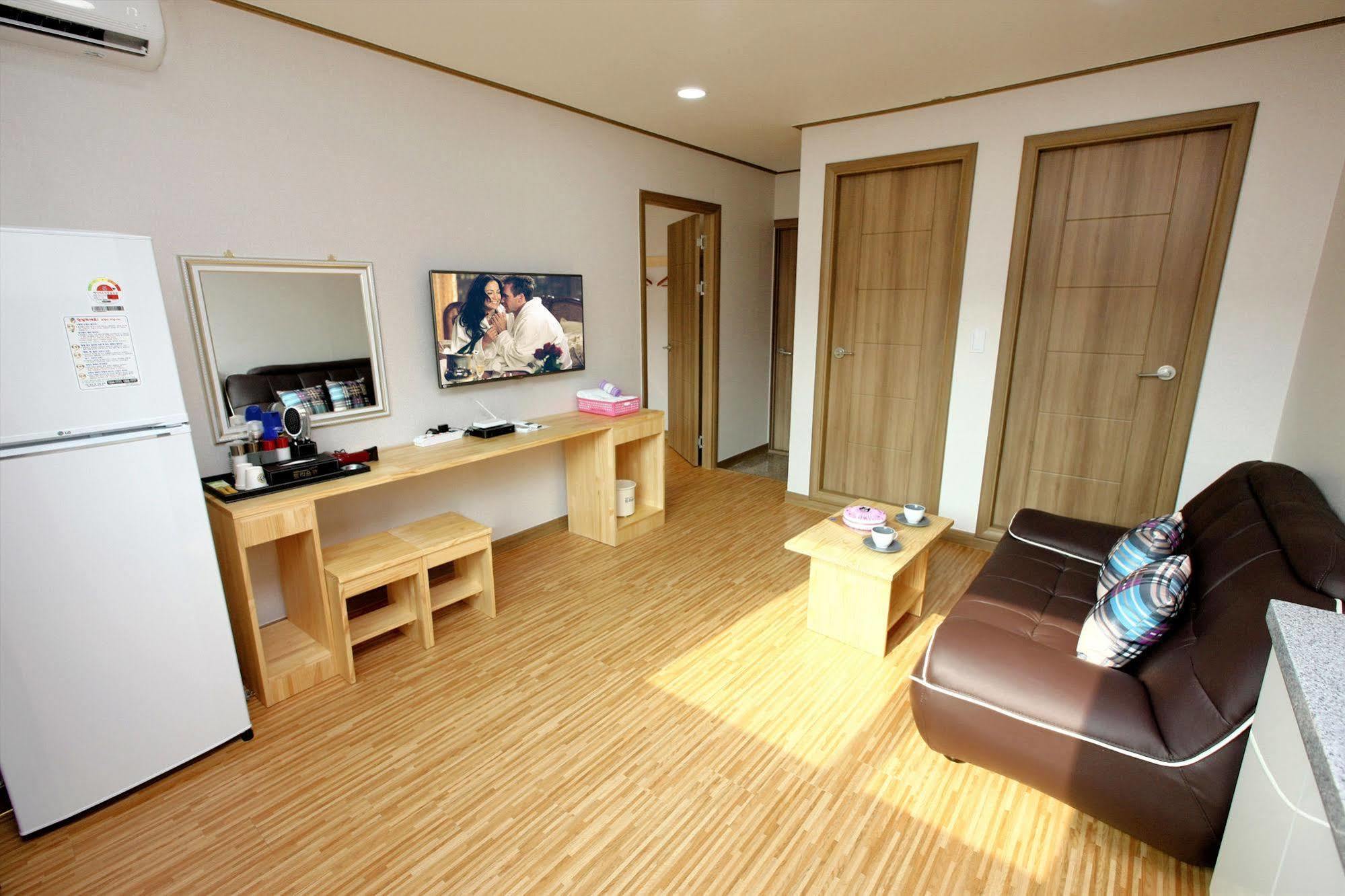Traum Hotel & Condo Gapyeong Exterior photo