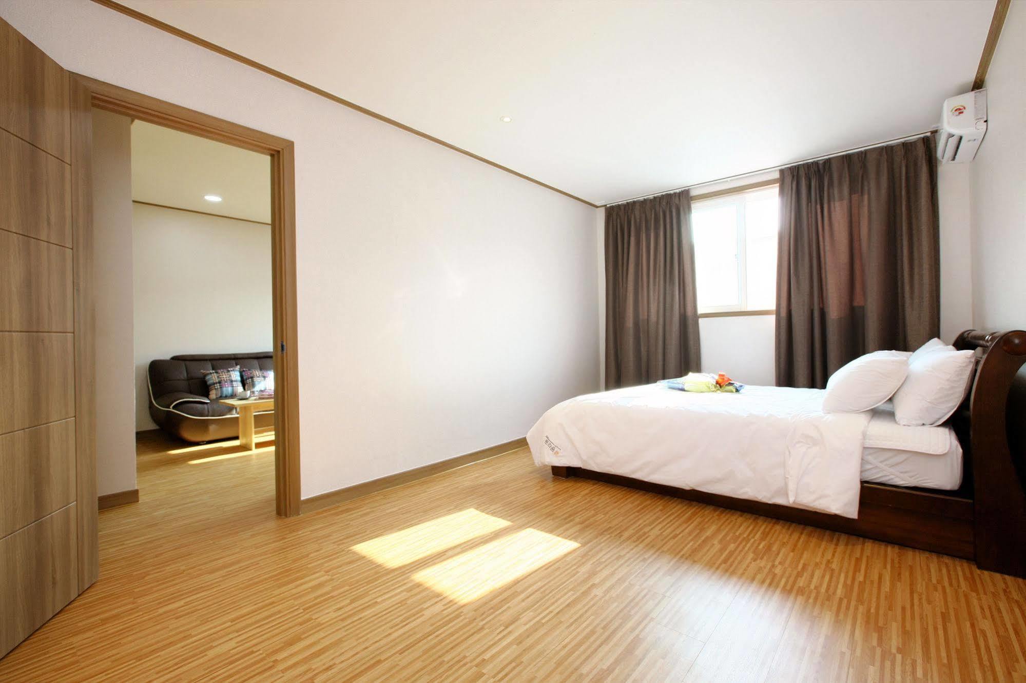 Traum Hotel & Condo Gapyeong Exterior photo